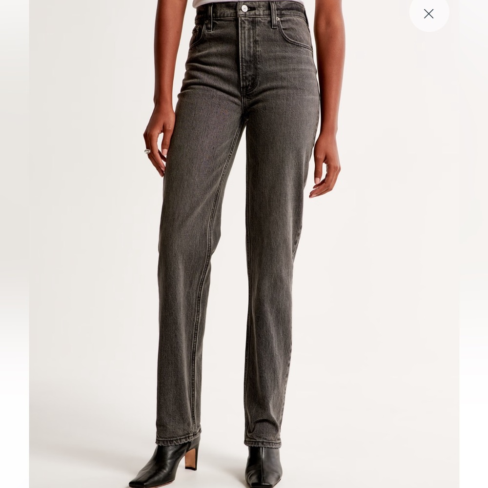 Abercrombie Ultra High Rise 90s Straight Jean - NWT- size 27 S - sold out